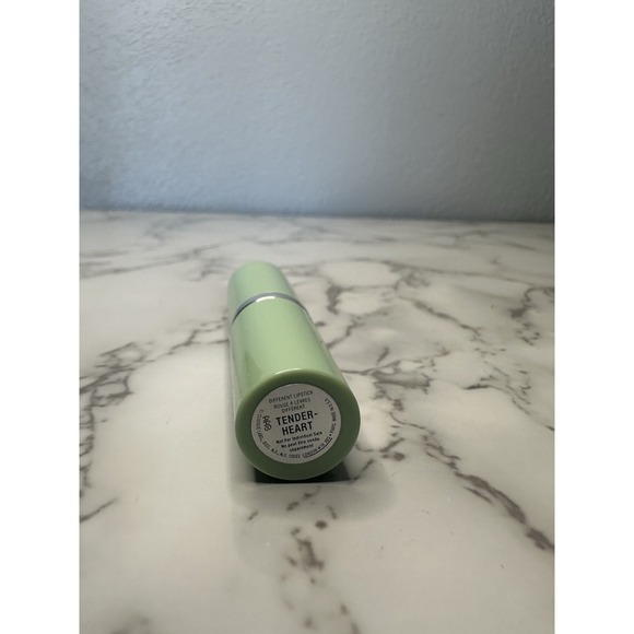 Discontinued Clinique Different Lipstick TENDER HEART. Full Size Green Tube. New - Picture 3 of 5